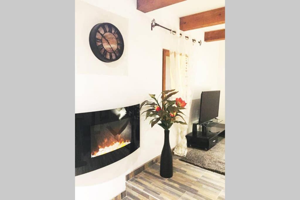 Calme Dans Maison De Village 60M2 Super Confort Дінь-ле-Бен Екстер'єр фото